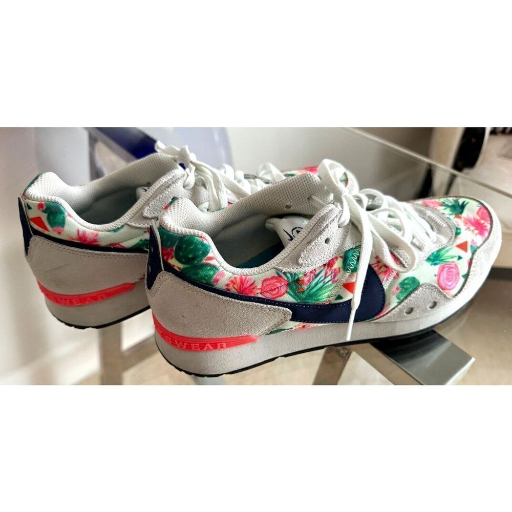 Size 9.5 - Nike Venture Runner N7 Limited Edition 2020